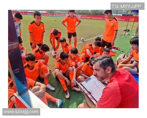 聚焦重庆足球队个人能力提升与团队协作的完美结合探讨 聚焦重庆足球队个人能力提升与团队协作的完美结合探讨