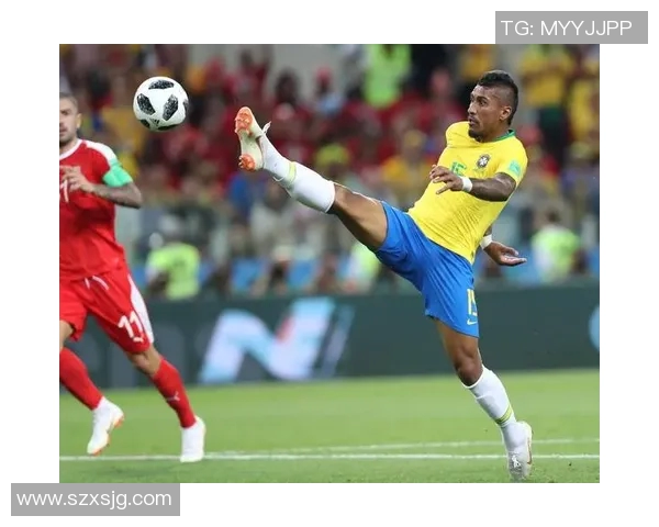 足球明星佩戴墨镜帅气亮相引发球迷热议时尚风潮